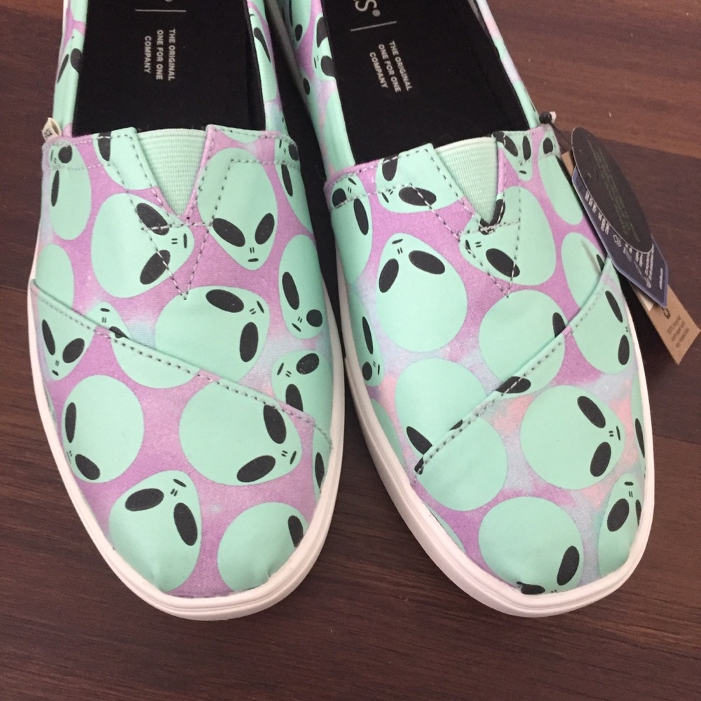Toms Glow In The Dark Alien Slip On Shoes NIB - Picture 2 of 9